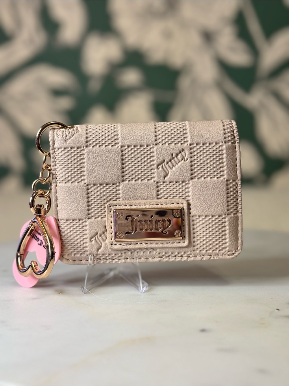 Juicy Couture Beige Checkered Key Card Wallet with Heart Keychain NWT